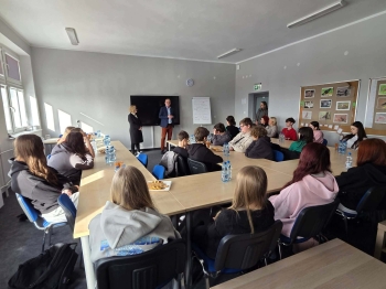 5821b914-edb5-469b-8da1-b6089ee97111