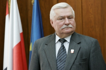 0bb1830c-8f0e-11e7-9b5f-525400e16d32_hd_lech_walesa